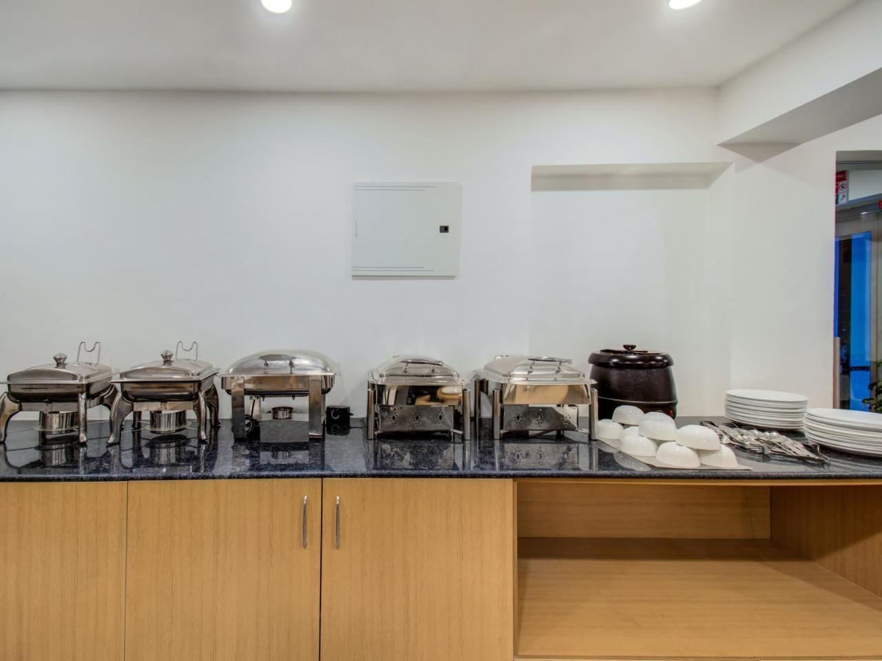 ホテルOyo Townhouse 66 Nagpur Station Ca Road エクステリア 写真