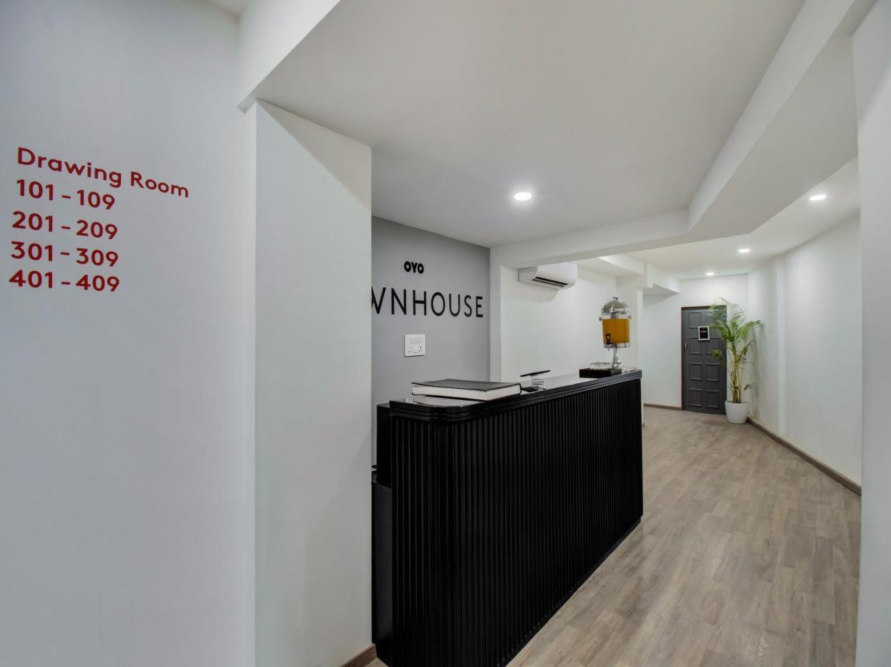 ホテルOyo Townhouse 66 Nagpur Station Ca Road エクステリア 写真