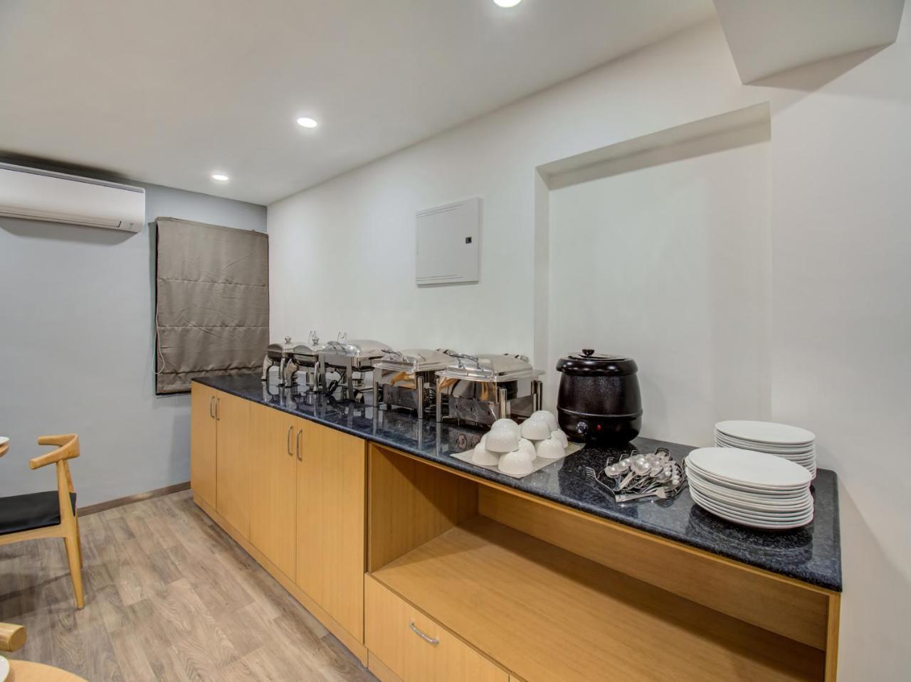 ホテルOyo Townhouse 66 Nagpur Station Ca Road エクステリア 写真