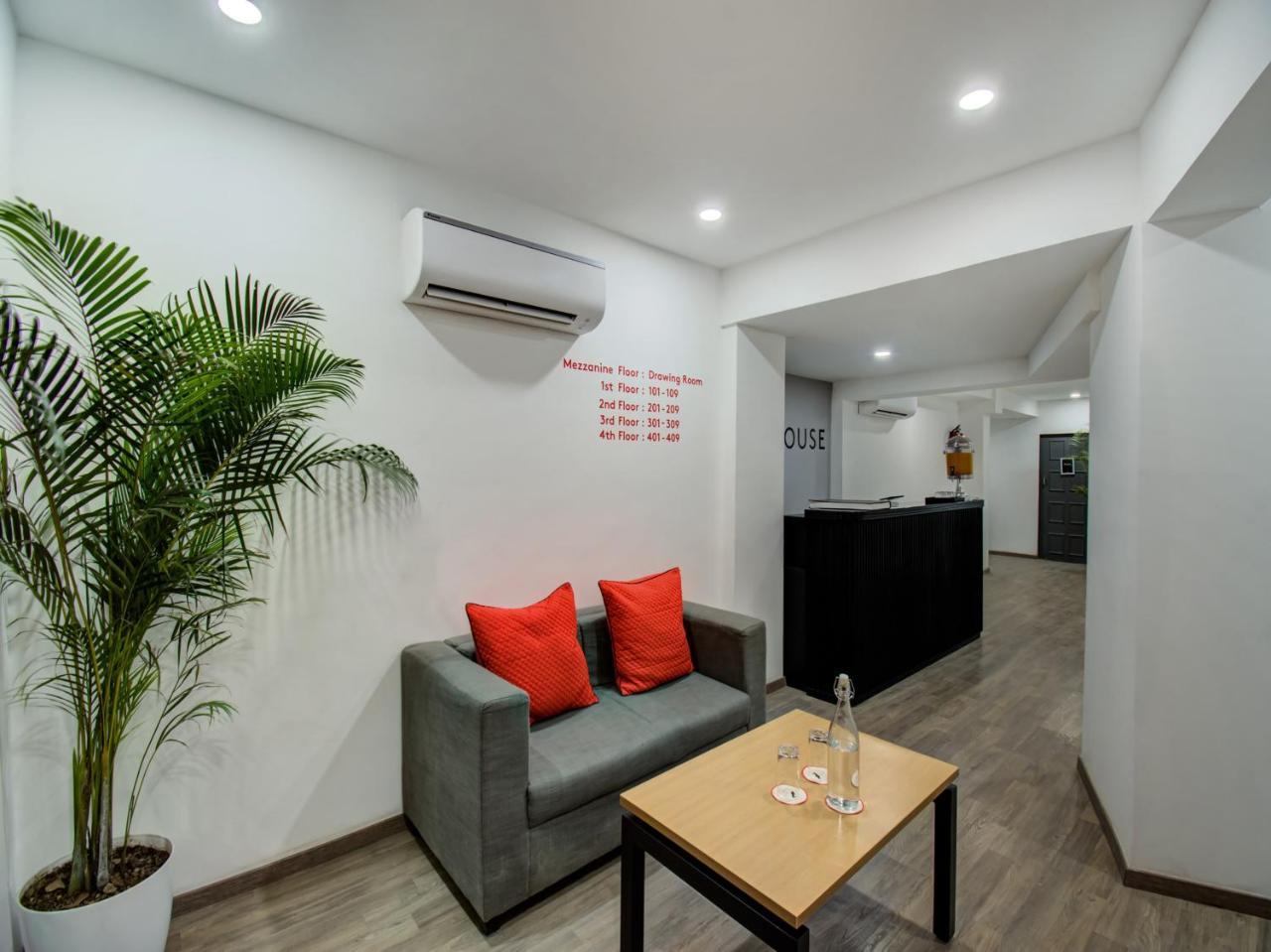 ホテルOyo Townhouse 66 Nagpur Station Ca Road エクステリア 写真