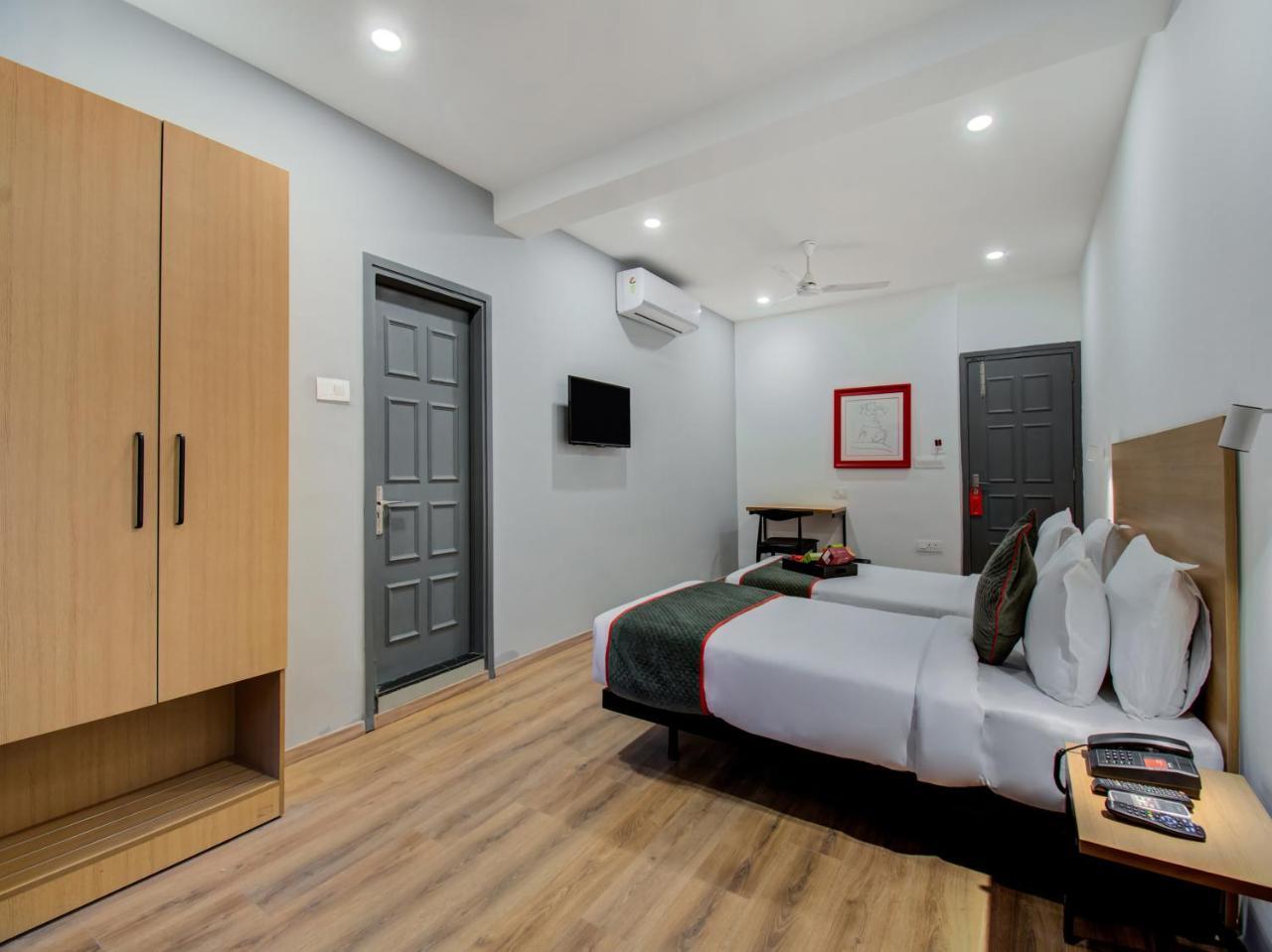 ホテルOyo Townhouse 66 Nagpur Station Ca Road エクステリア 写真