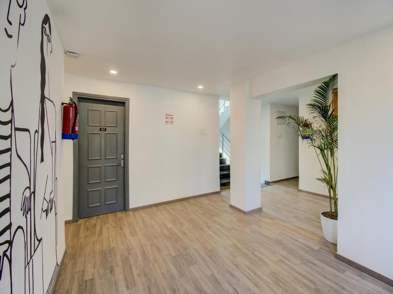 ホテルOyo Townhouse 66 Nagpur Station Ca Road エクステリア 写真